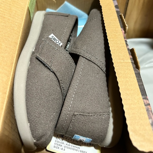 Tiny Toms size 8.5. Gray - Picture 2 of 2